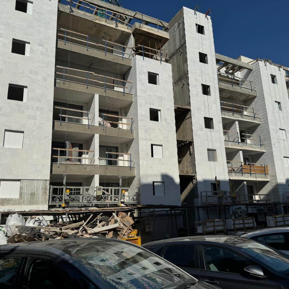 הצנחנים, הוד השרון (1)