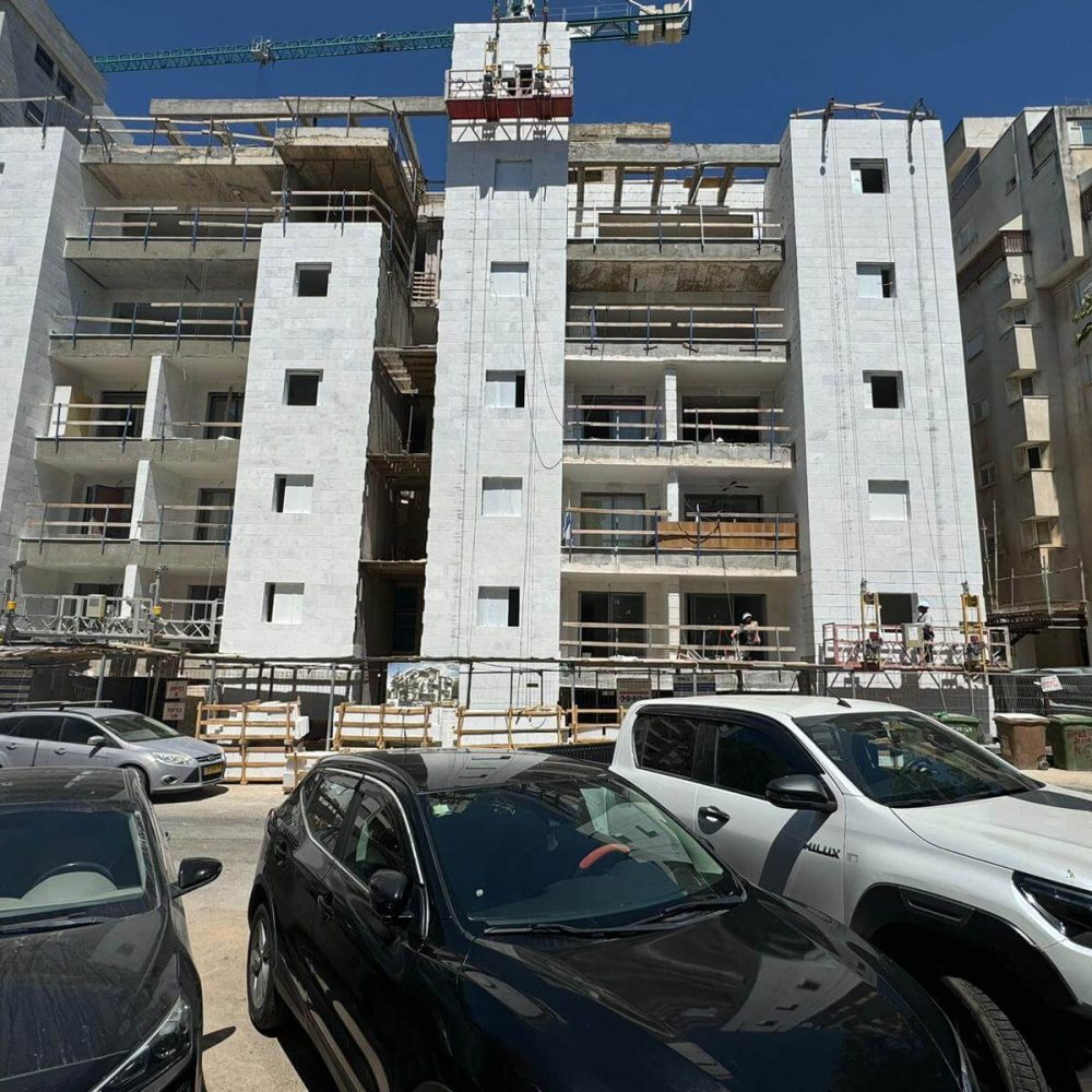 הצנחנים, הוד השרון (2)